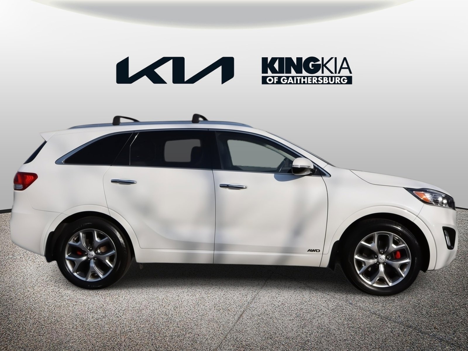 Used 2017 Kia Sorento SX image 2