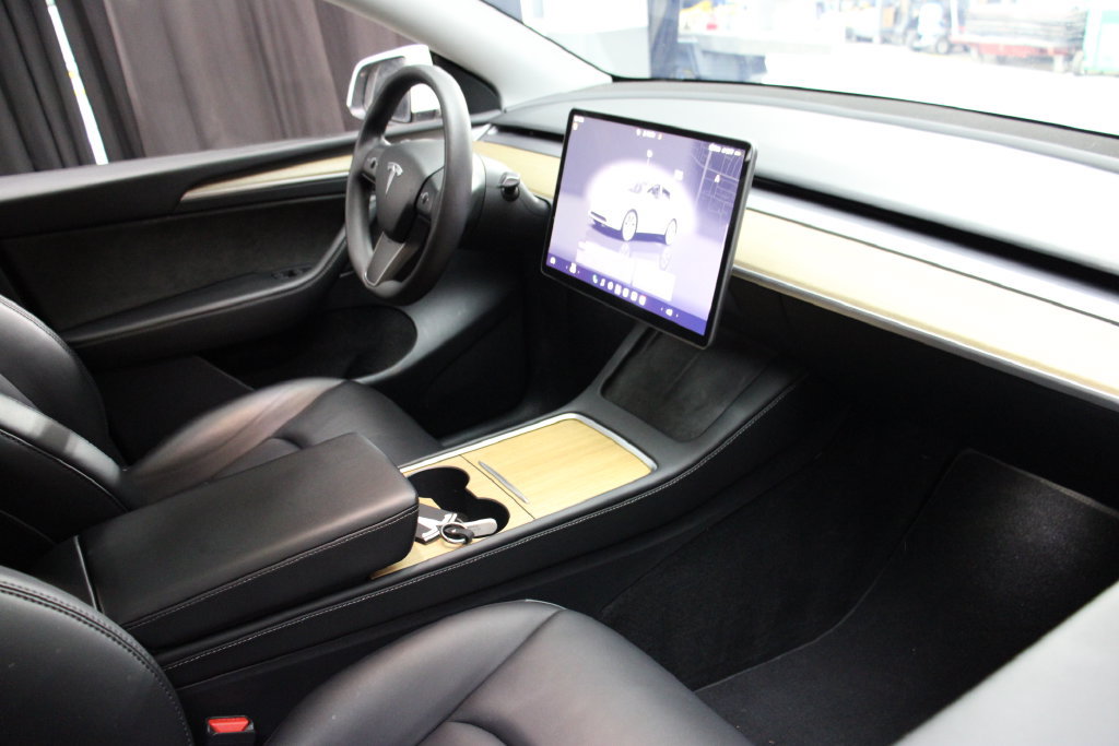 Used 2023 Tesla Model Y Long Range AWD/4WD image 14