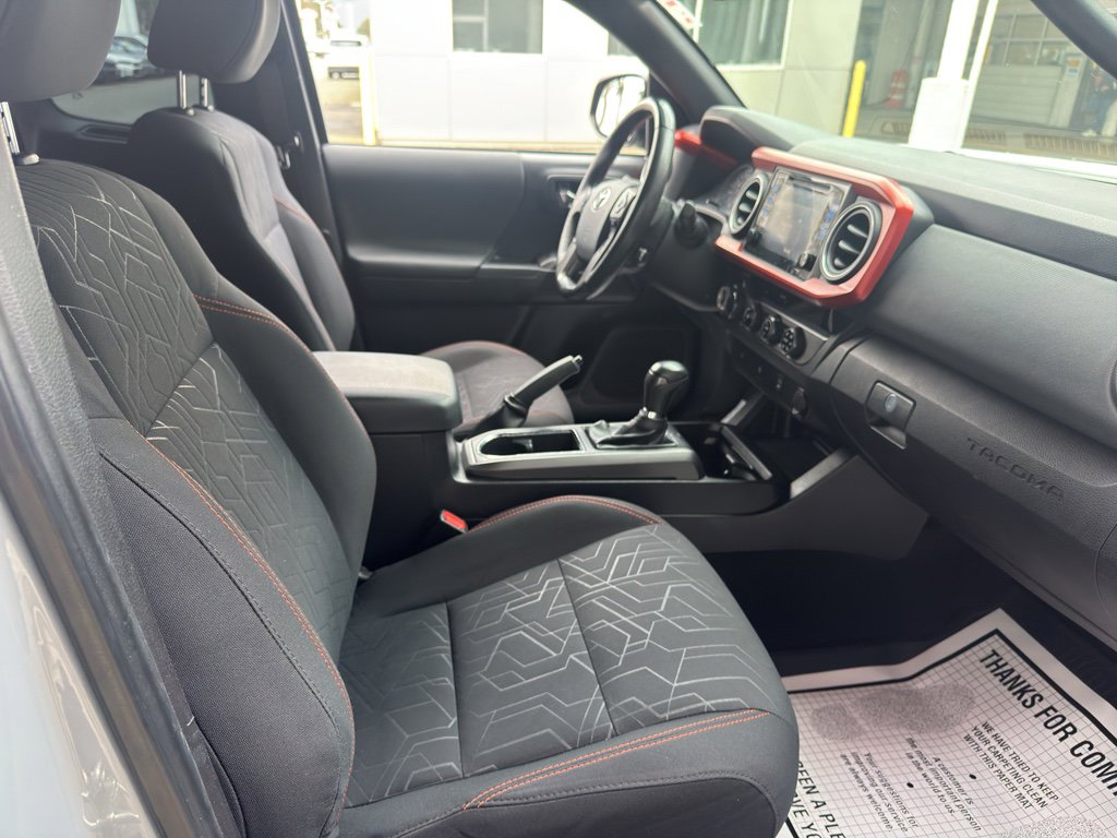 Used 2018 Toyota Tacoma TRD Off-Road image 15