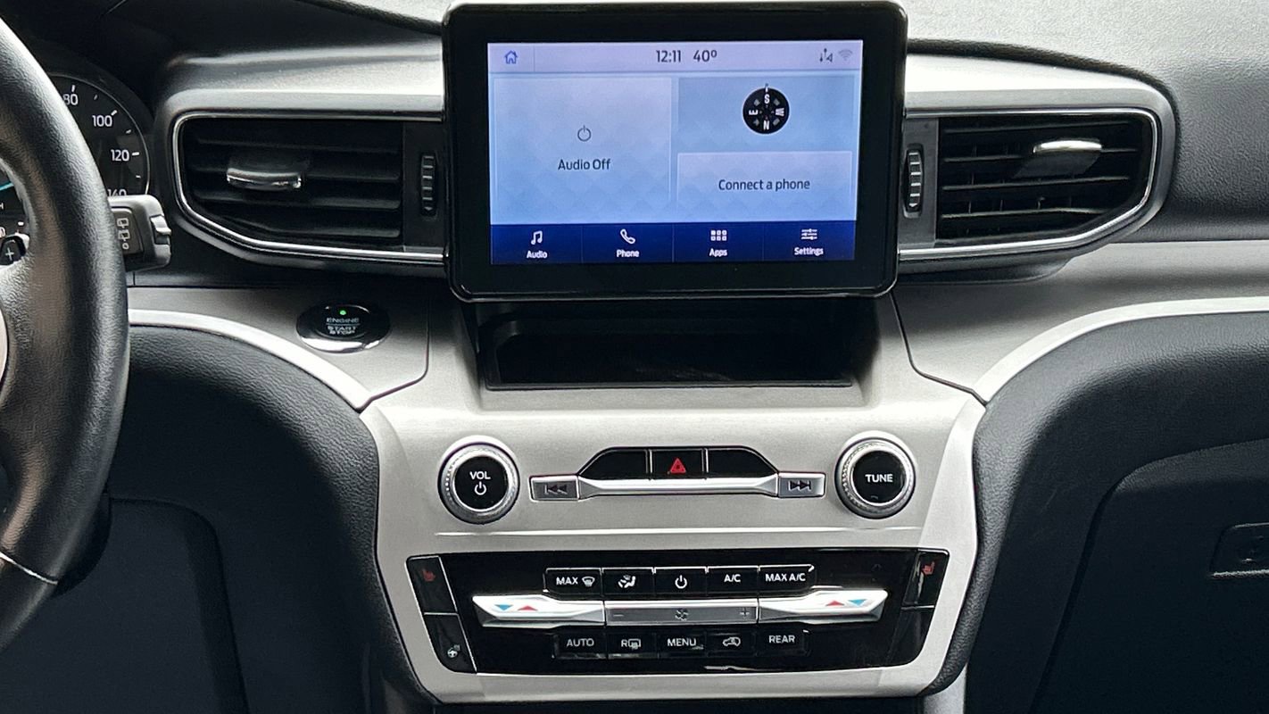 Used 2020 Ford Explorer XLT w/ Equipment Group 202A image 19