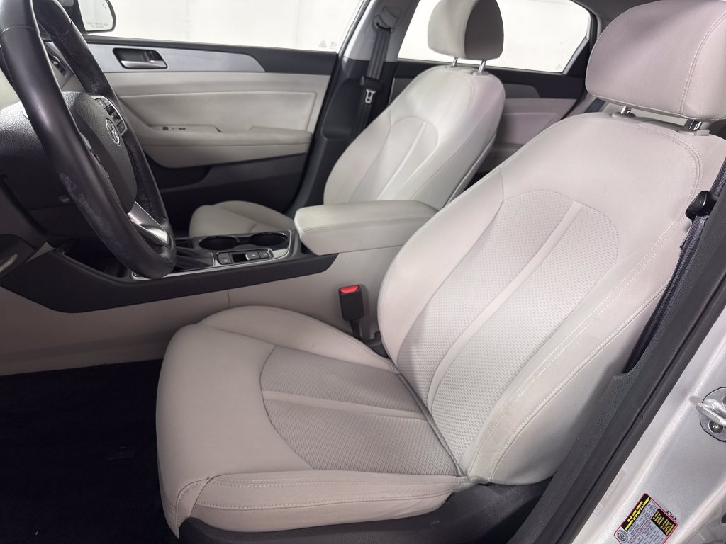 Used 2019 Hyundai Sonata SEL w/ Tech Package 02 FWD image 11