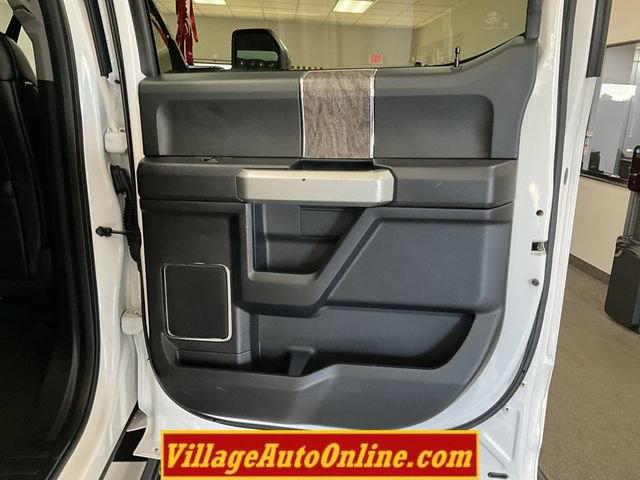 Used 2017 Ford F250 Lariat w/ Lariat Ultimate Package AWD/4WD image 32