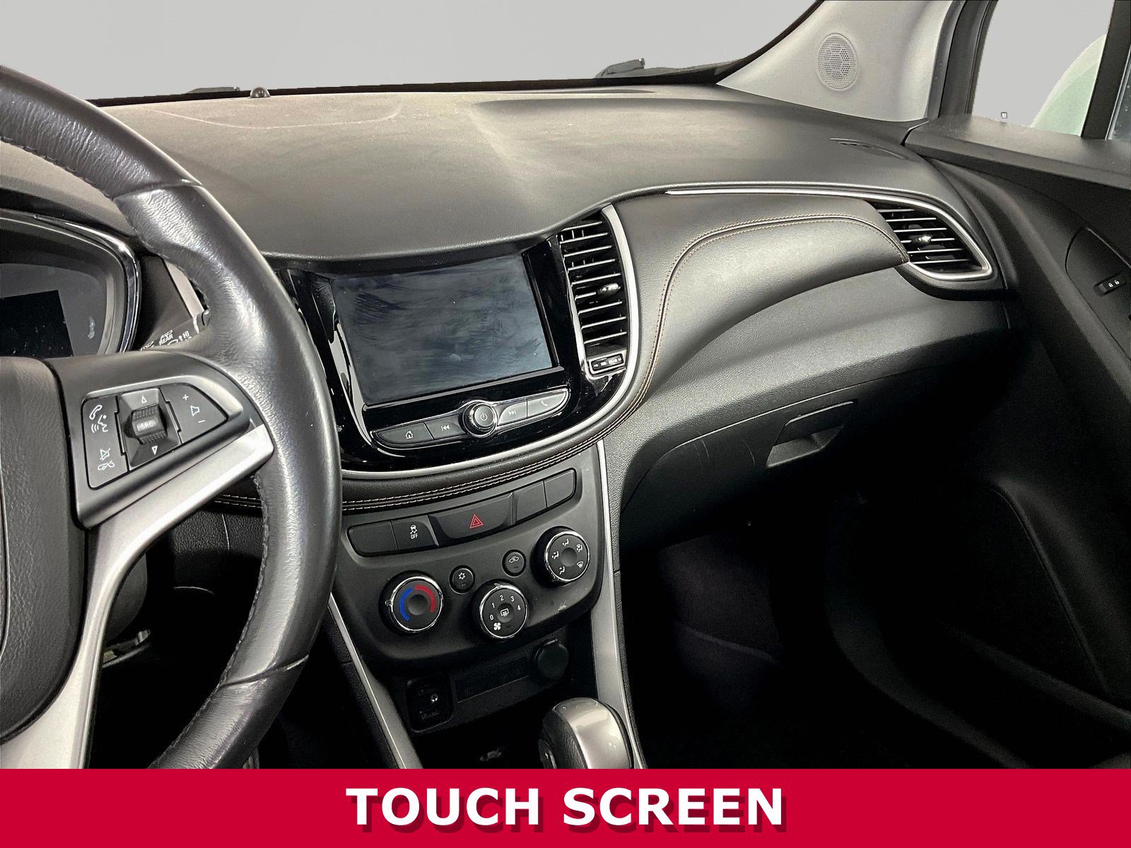 Used 2022 Chevrolet Trax LT w/ LT Convenience Package AWD/4WD image 9