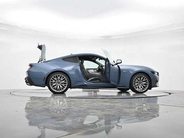 Used 2025 Ford Mustang GT Premium RWD image 27