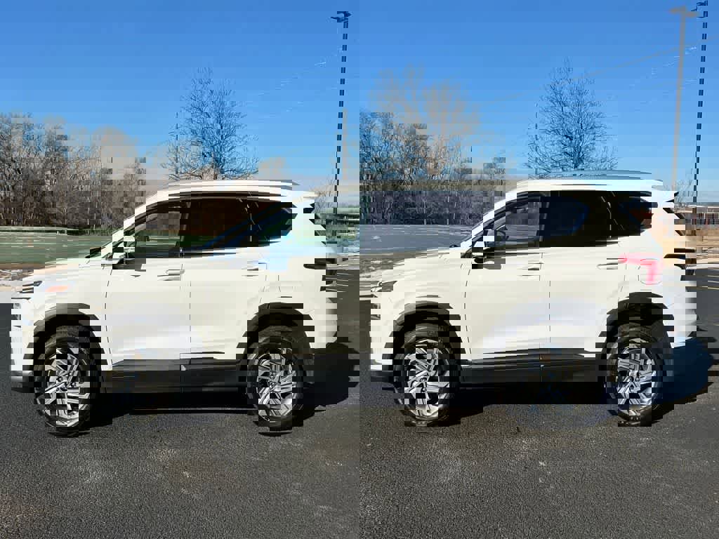 Used 2023 Hyundai Santa Fe SEL image 3