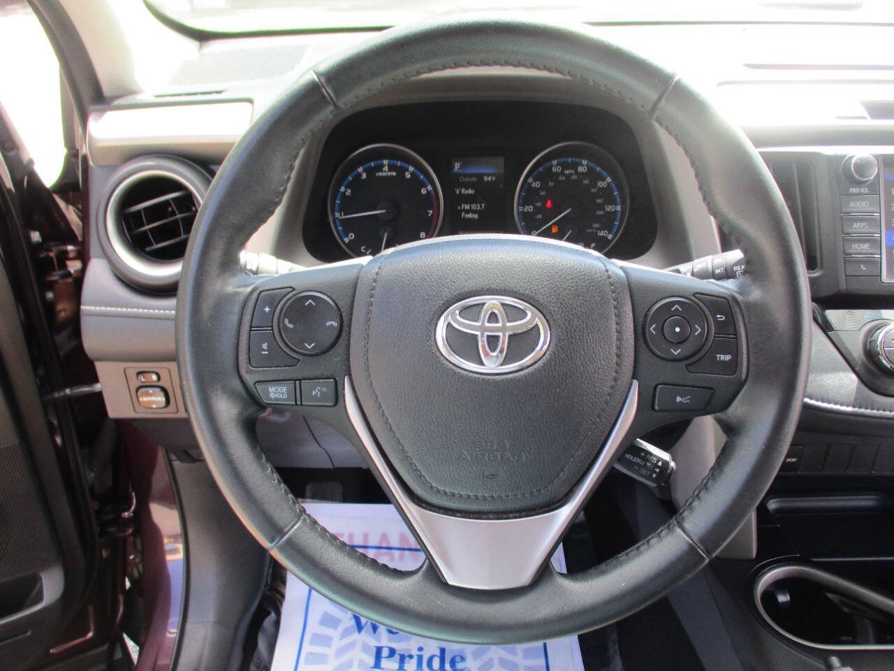 Used 2017 Toyota RAV4 XLE AWD/4WD image 10