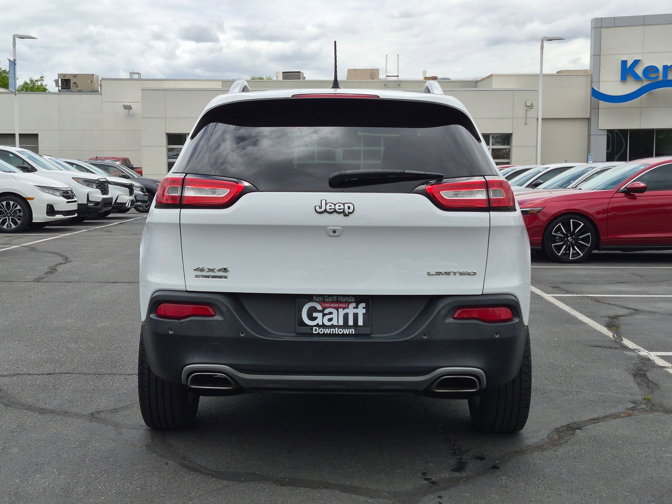Used 2015 Jeep Cherokee Limited w/ Luxury Group AWD/4WD image 7
