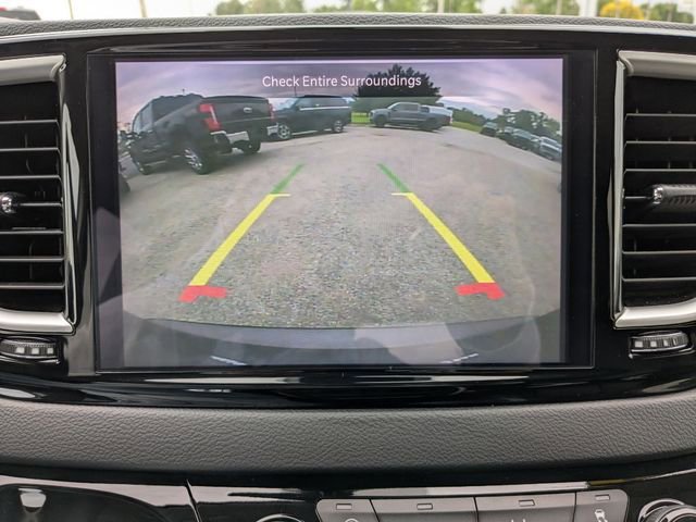 Used 2023 Chrysler Pacifica Touring-L FWD image 31