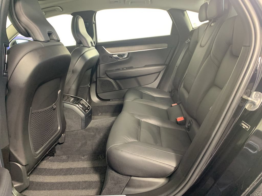 Used 2024 Volvo S90 B6 Plus AWD/4WD image 32