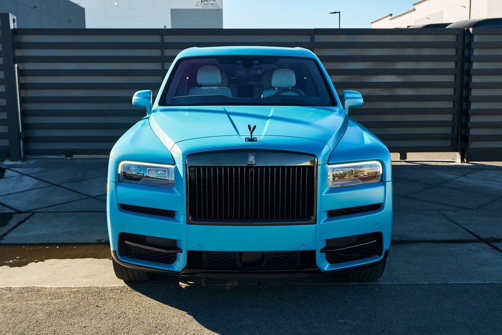 Used 2022 Rolls-Royce Cullinan Black Badge w/ Dark Exterior Package image 9