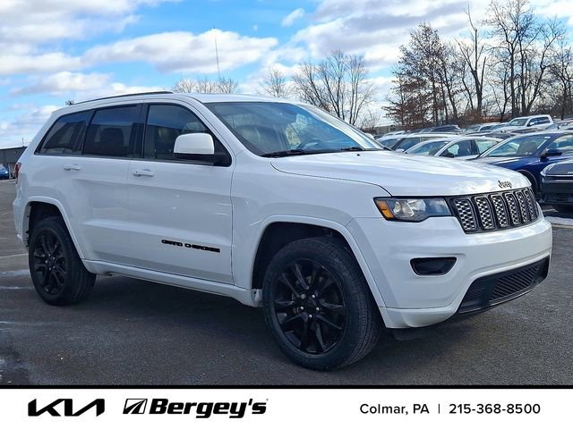 Used 2020 Jeep Grand Cherokee Altitude image 3