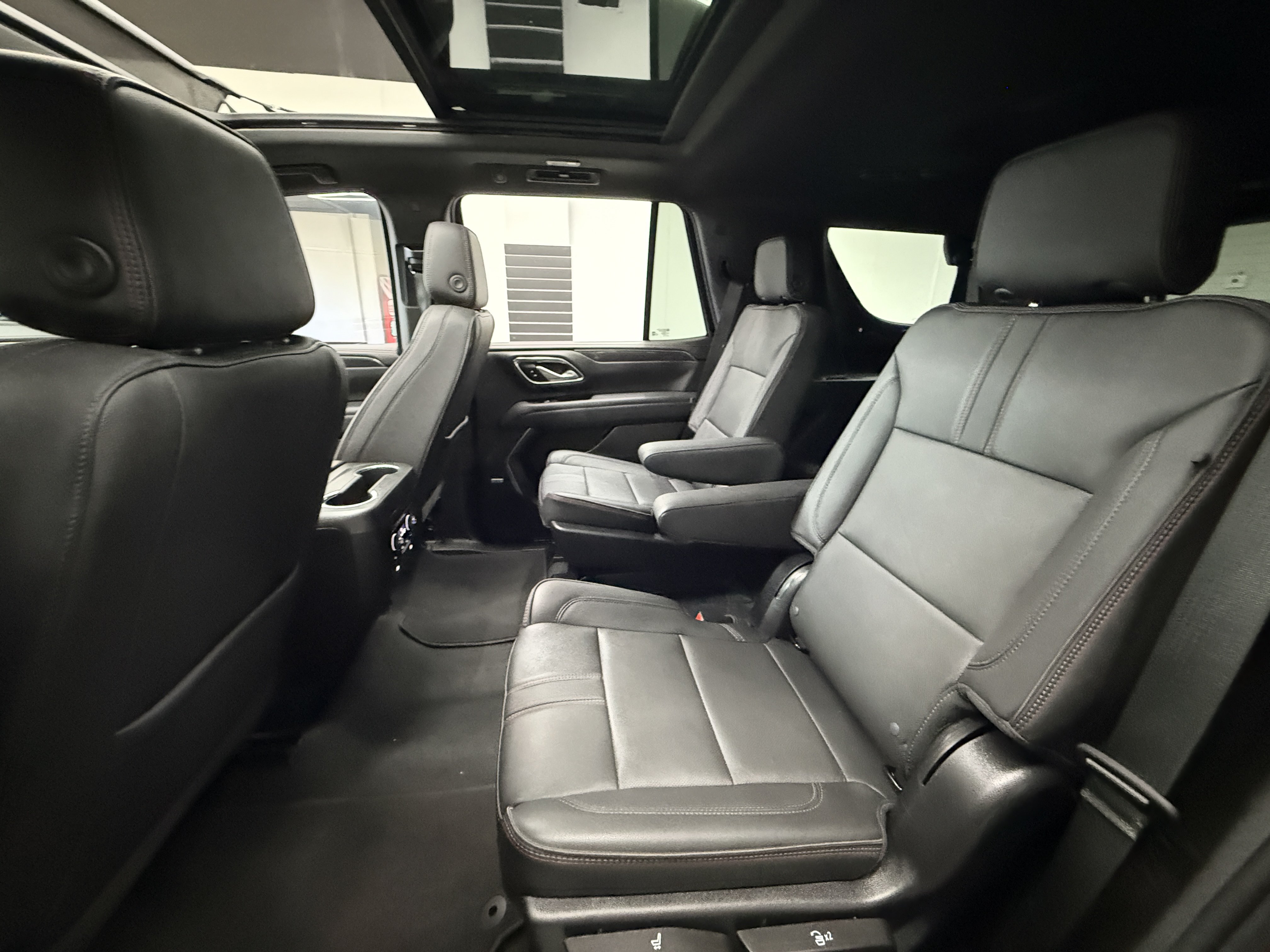 Used 2022 Chevrolet Tahoe RST w/ Luxury Package AWD/4WD image 26
