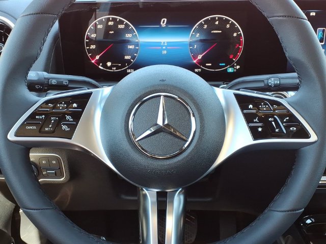 New 2026 Mercedes-Benz GLB 250 image 8