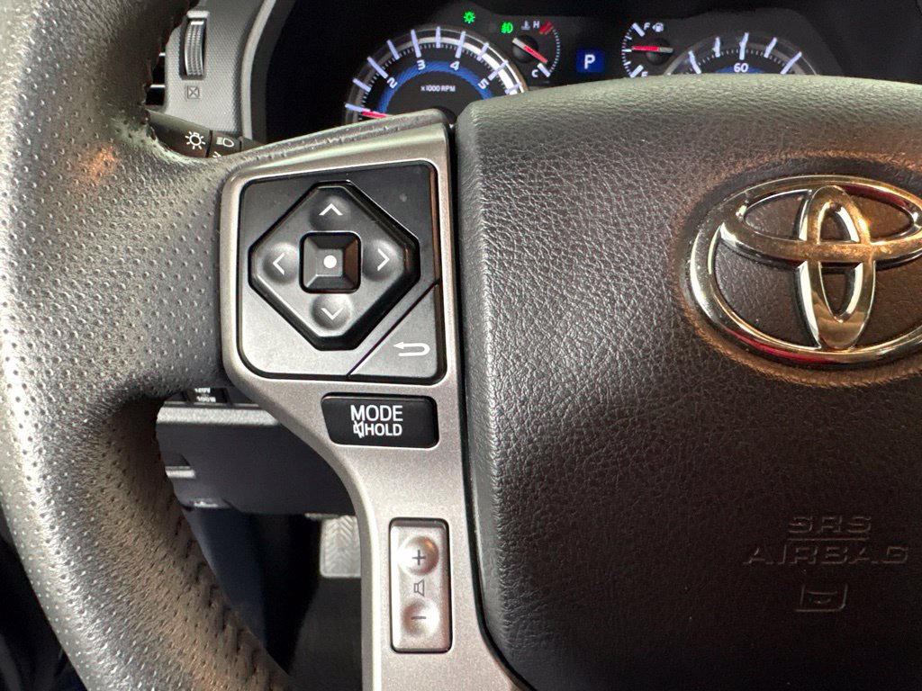Used 2018 Toyota 4Runner Limited AWD/4WD image 17