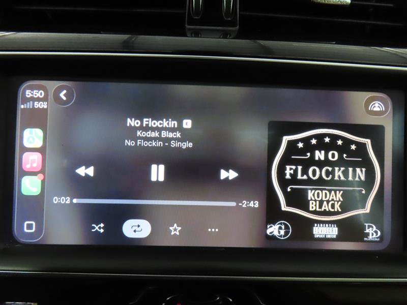 Used 2020 Jaguar F-PACE Premium image 26