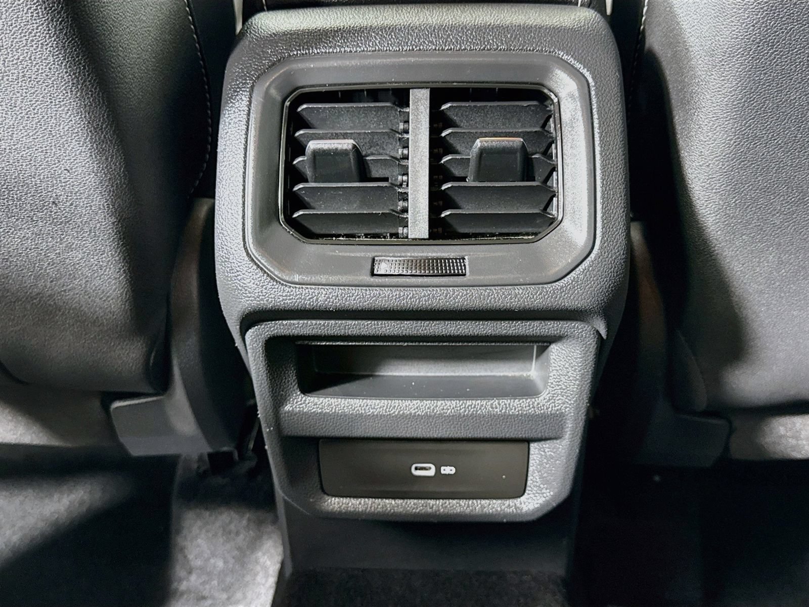 Certified 2023 Volkswagen Taos SE FWD image 23