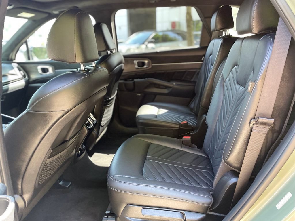 Certified 2025 Kia Sorento SX Prestige AWD/4WD image 23