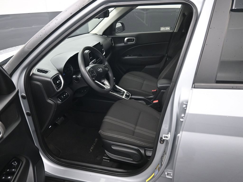 Used 2020 Hyundai Venue SEL image 9