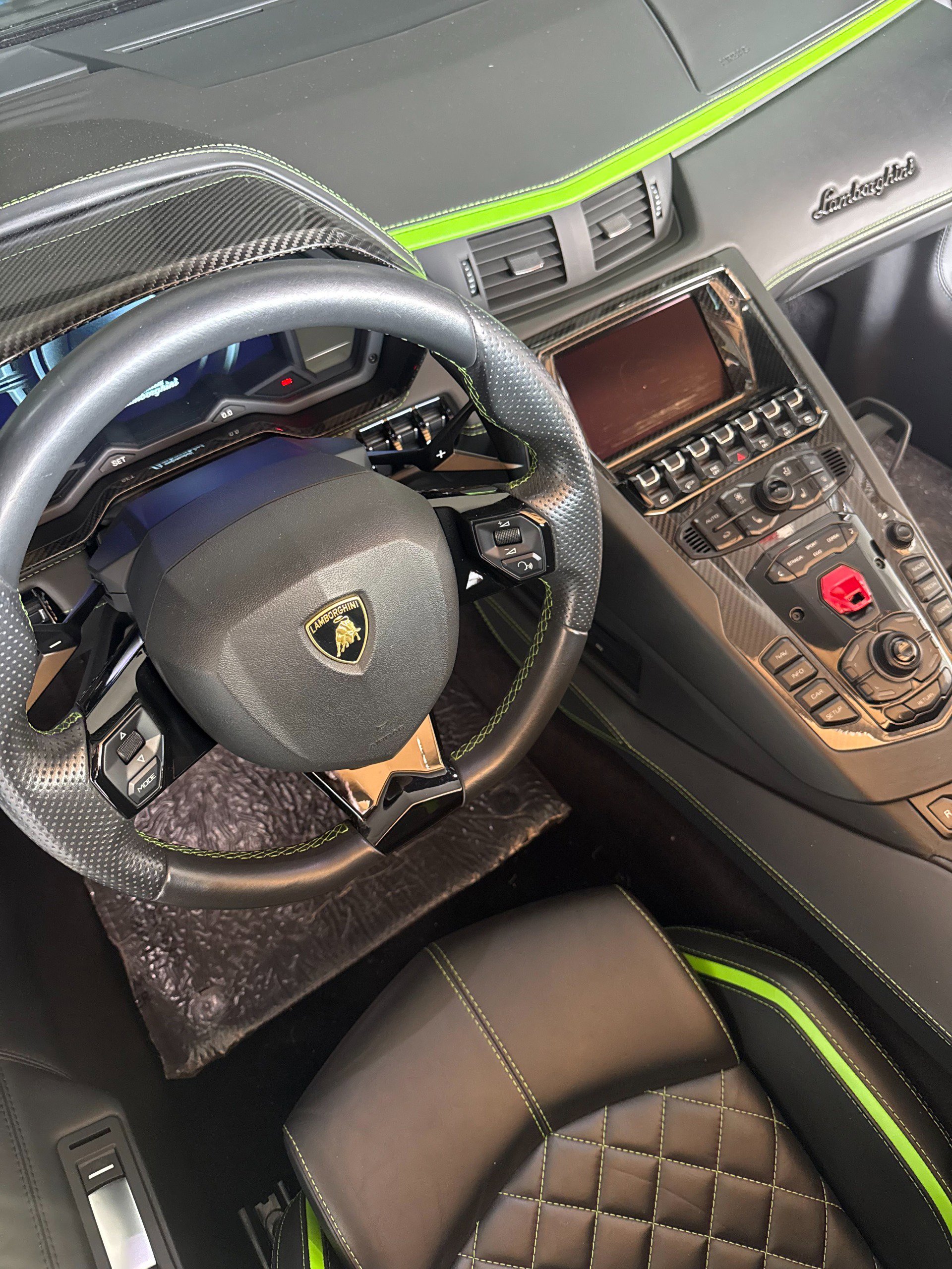 Used 2019 Lamborghini Aventador S AWD/4WD image 8