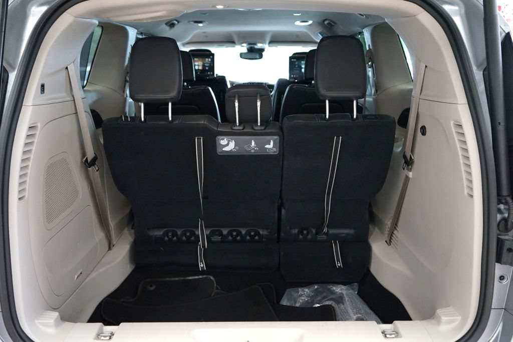 Used 2021 Chrysler Pacifica Touring-L w/ Uconnect Theater Family Group AWD/4WD image 56