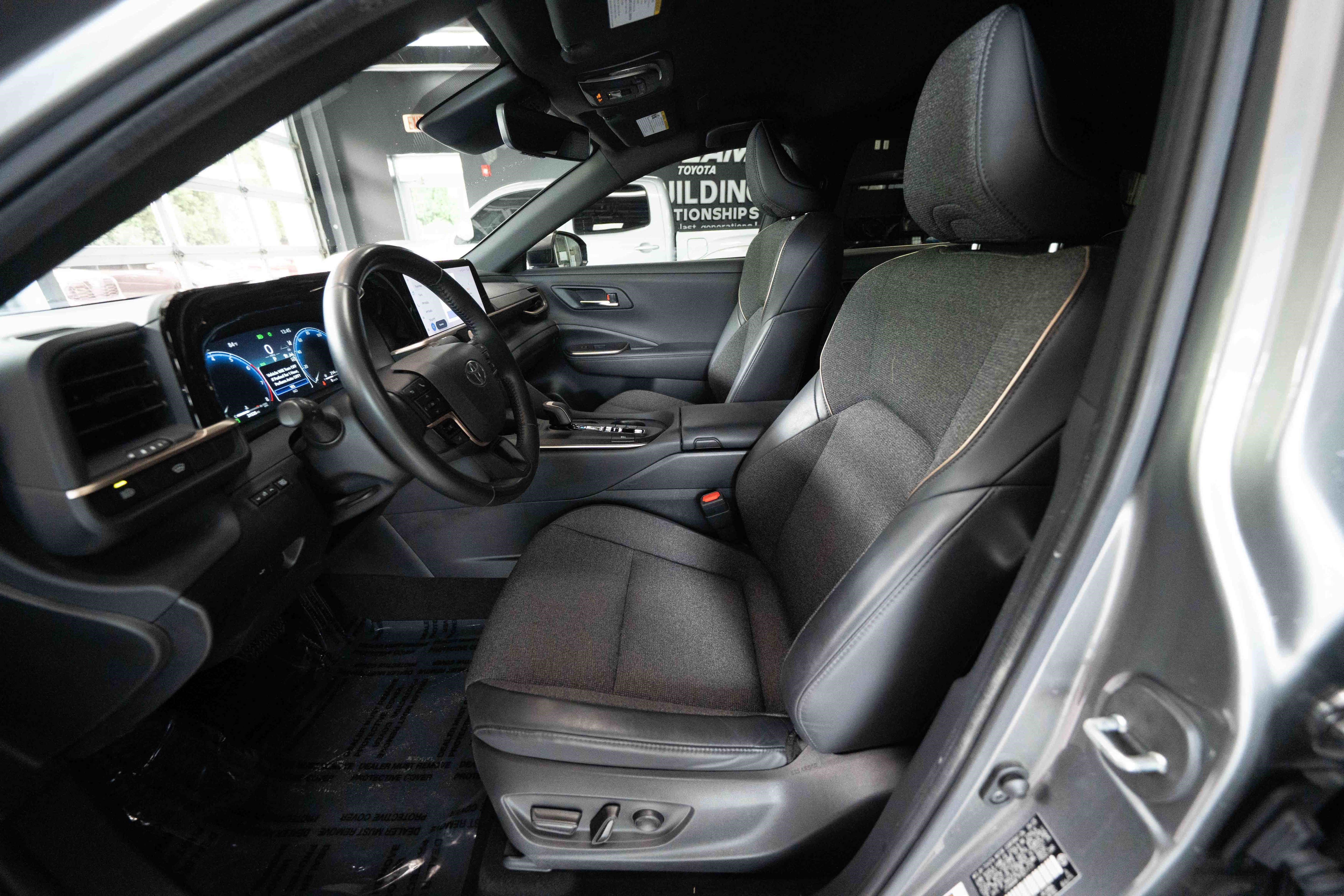 Used 2023 Toyota Crown AWD/4WD image 9