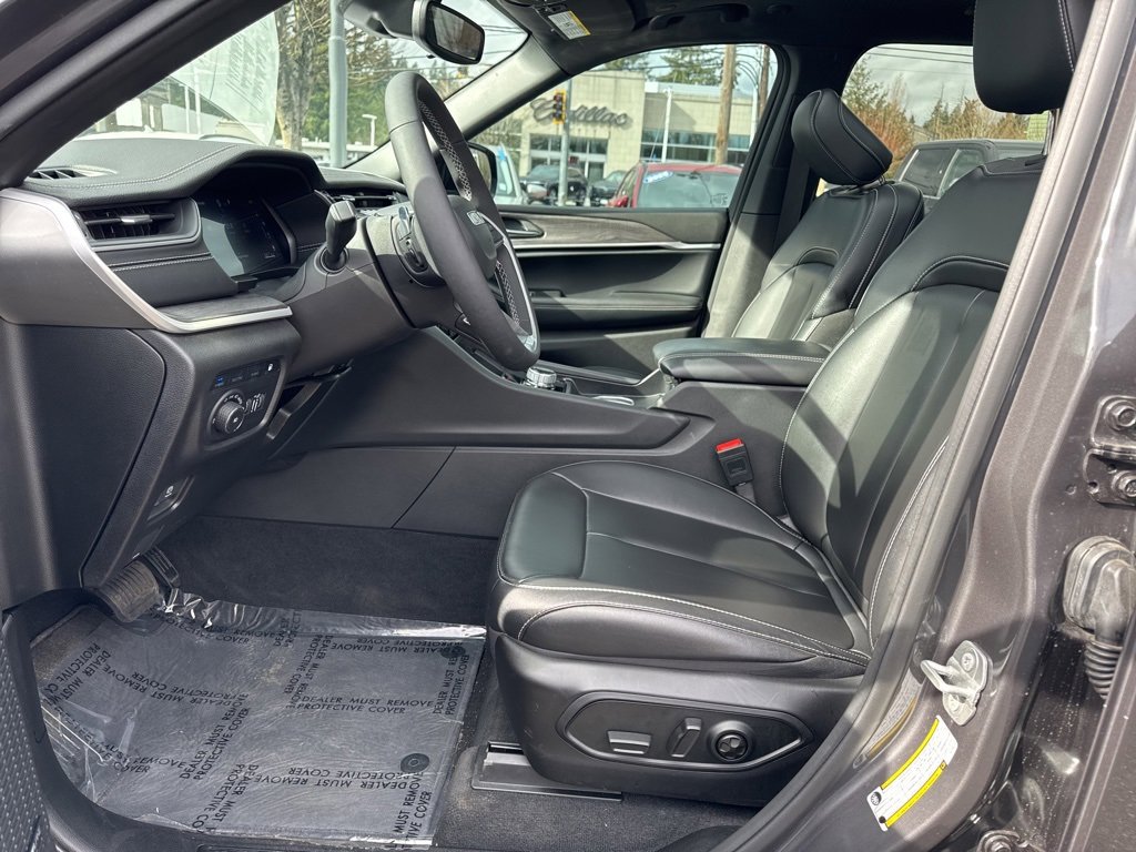 Used 2025 Jeep Grand Cherokee Limited 4xe w/ MOPAR Finishing Package image 20