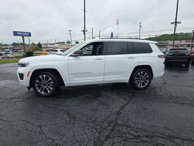 Used 2025 Jeep Grand Cherokee L Overland w/ Advanced Protech Group III AWD/4WD image 3