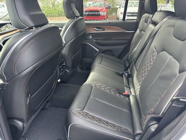 New 2025 Jeep Grand Cherokee Summit image 19