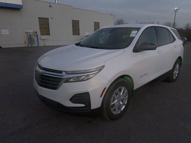 Used 2024 Chevrolet Equinox LS w/ LS Convenience Package image 3