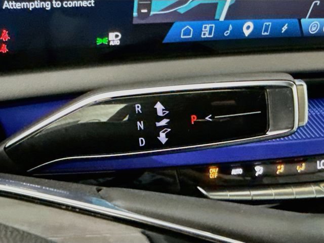 Used 2025 Cadillac Optiq Luxury 1 AWD/4WD image 18