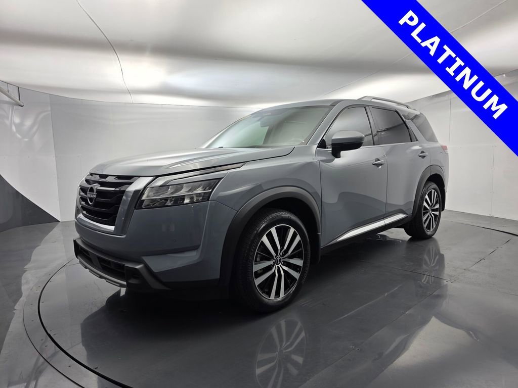Used 2024 Nissan Pathfinder Platinum image 8