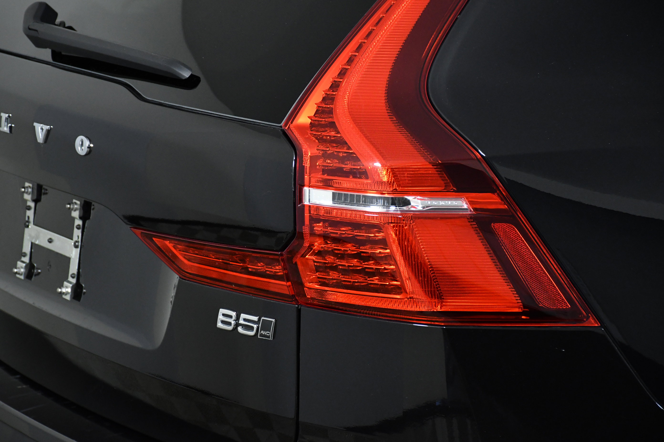 Used 2025 Volvo XC60 B5 Plus image 32