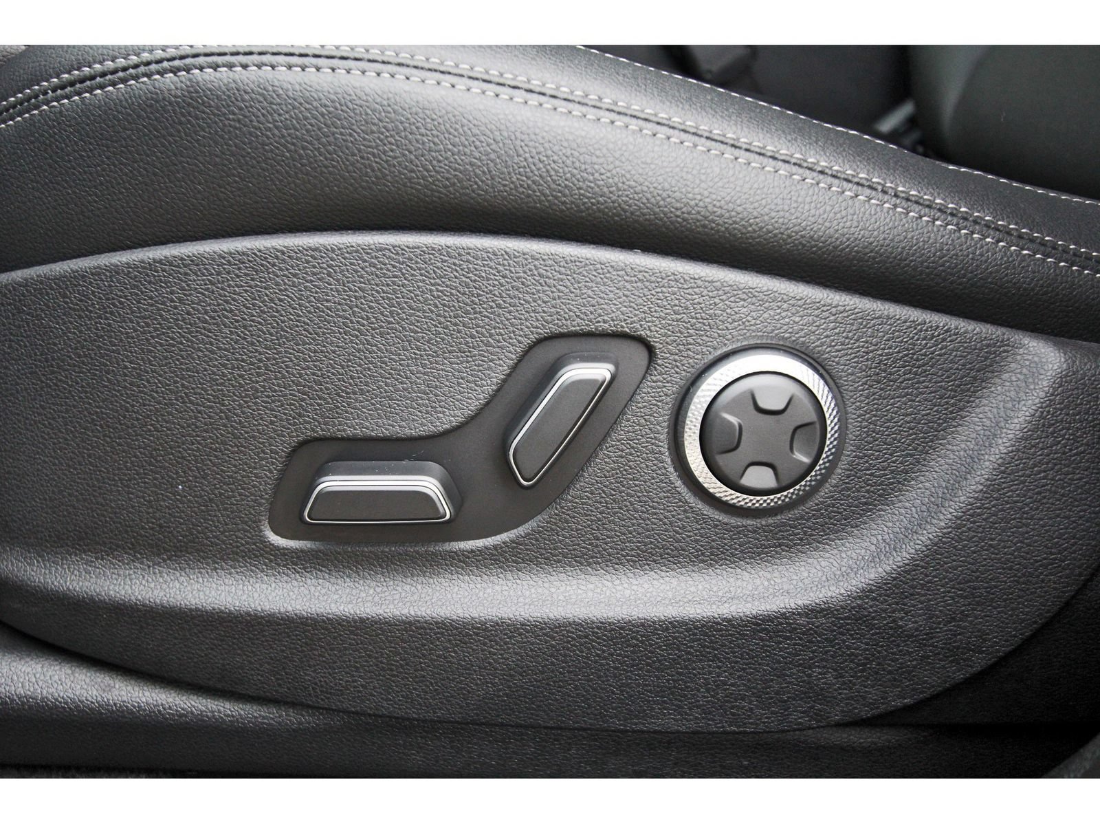 Used 2026 Genesis GV70 2.5T AWD/4WD image 29
