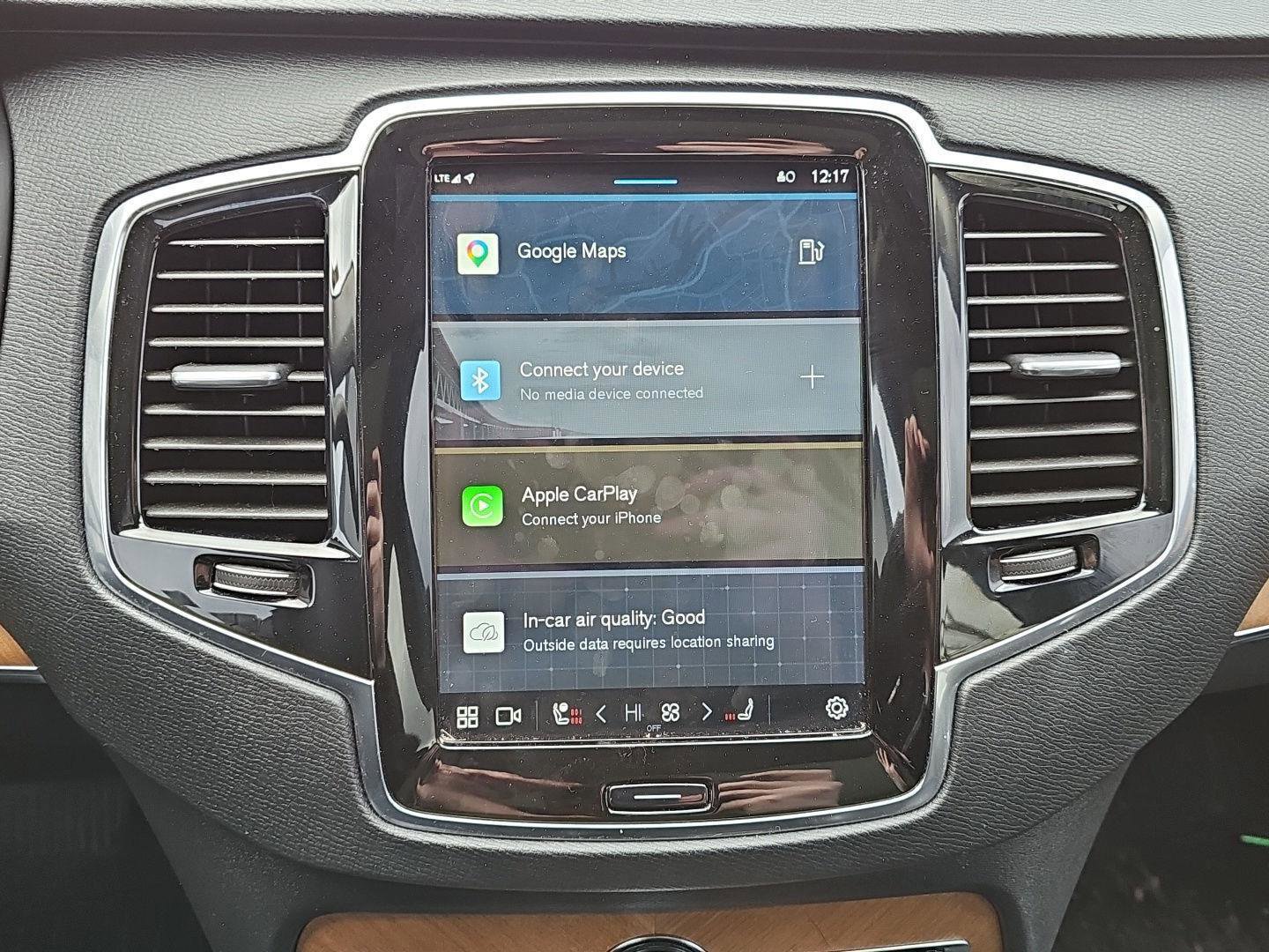 Used 2023 Volvo XC90 B6 Plus w/ Protection Package Premier image 10