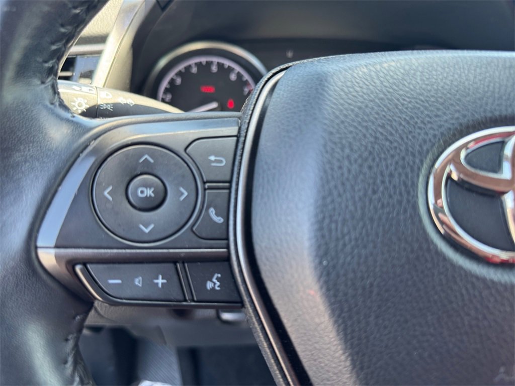 Used 2022 Toyota Camry SE image 18