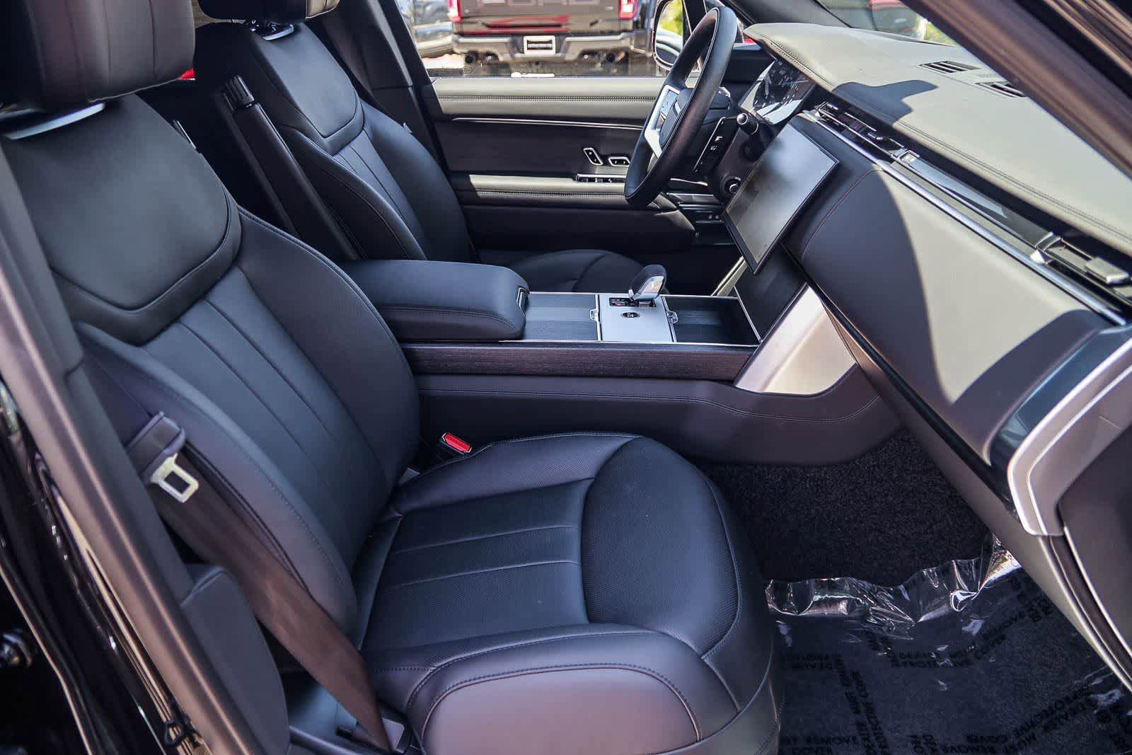 New 2026 Land Rover Range Rover Long Wheelbase Autobiography AWD/4WD image 17