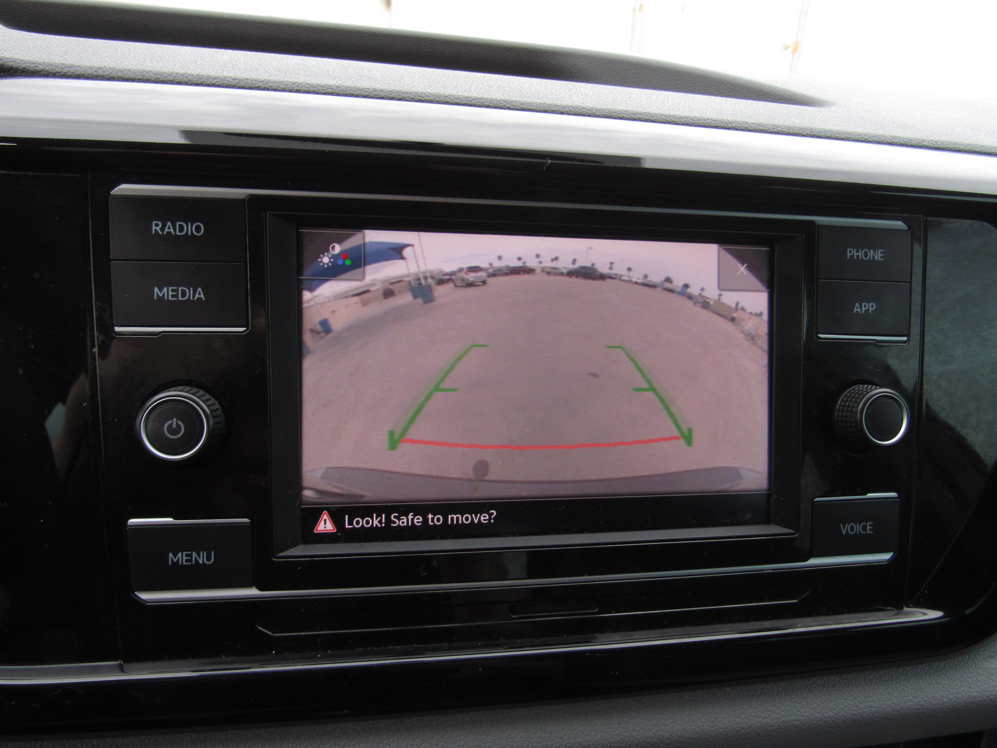 Used 2022 Volkswagen Taos S image 19