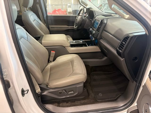 Used 2018 Ford Expedition Limited w/ Equipment Group 301A AWD/4WD image 17