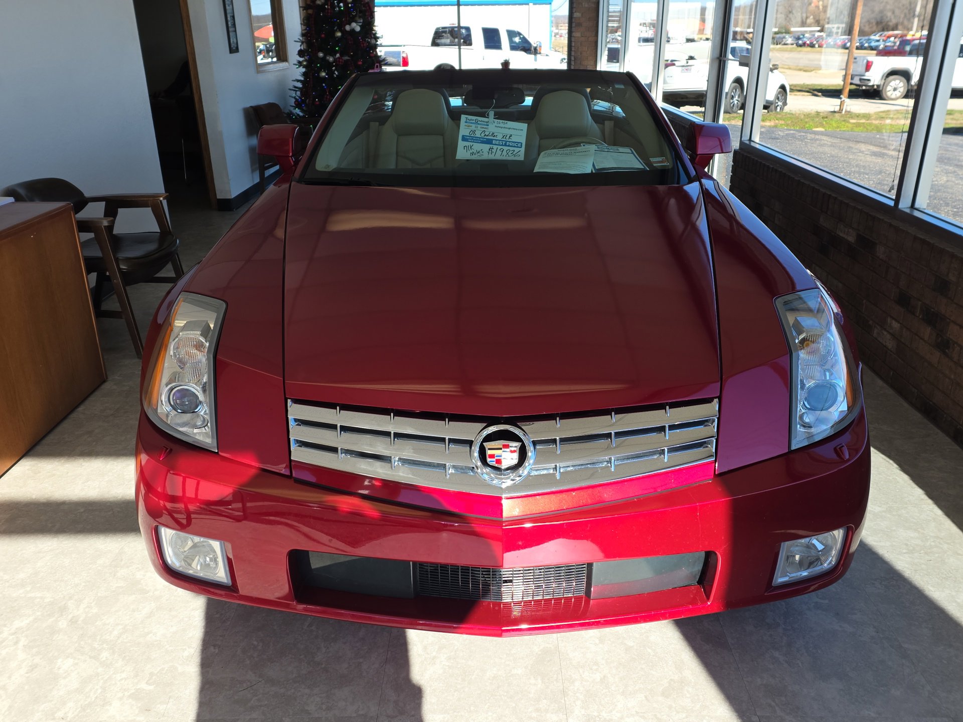 Used 2008 Cadillac XLR image 2