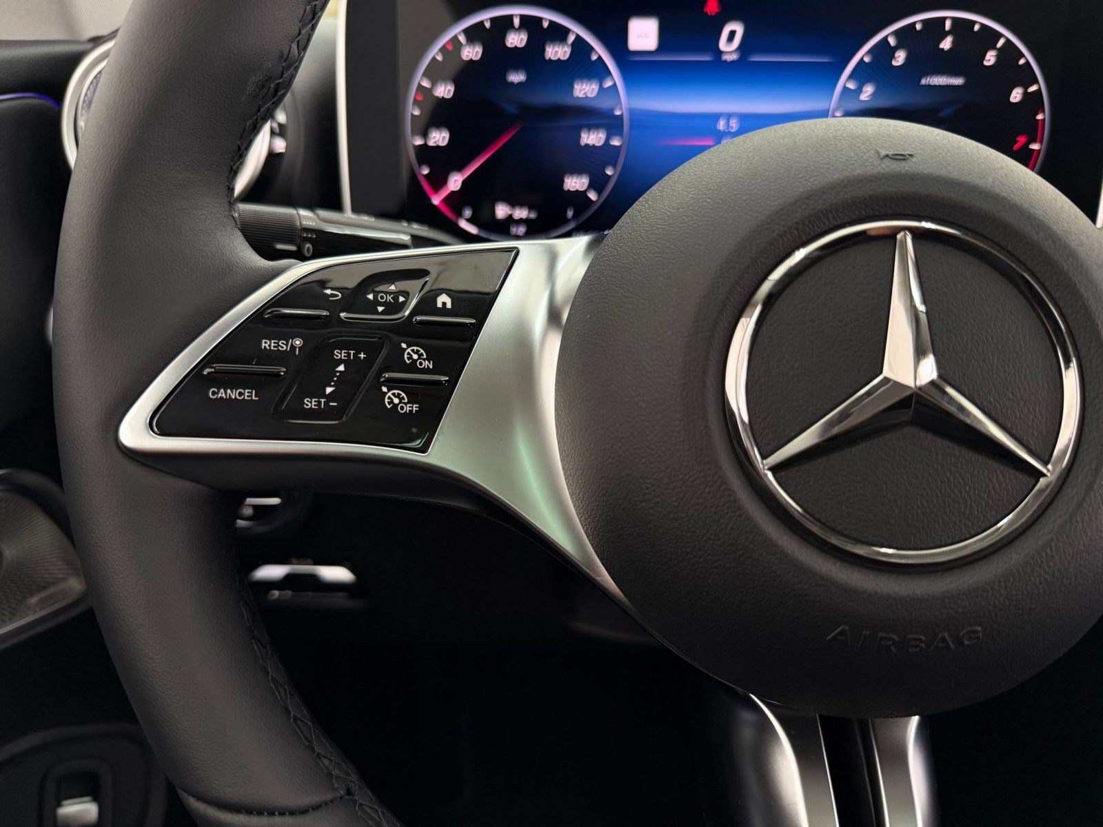 New 2026 Mercedes-Benz CLE 300 4MATIC Coupe image 13