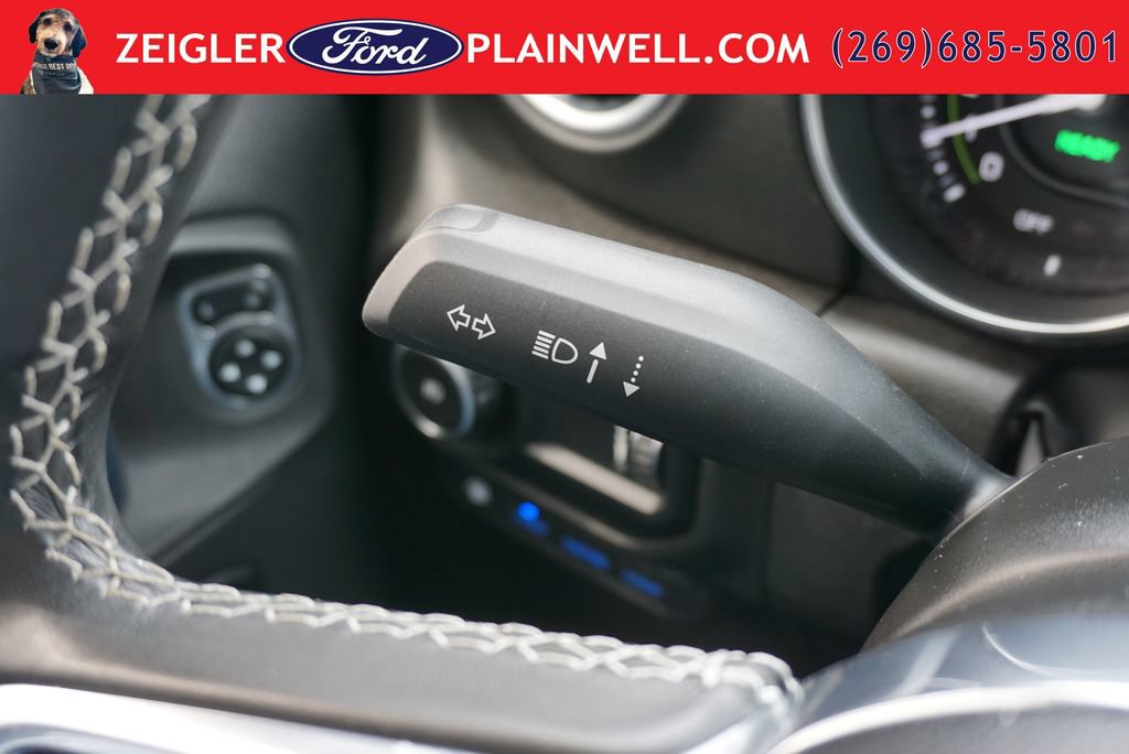 Used 2023 Jeep Wrangler Unlimited Sahara w/ Cold Weather Group AWD/4WD image 26