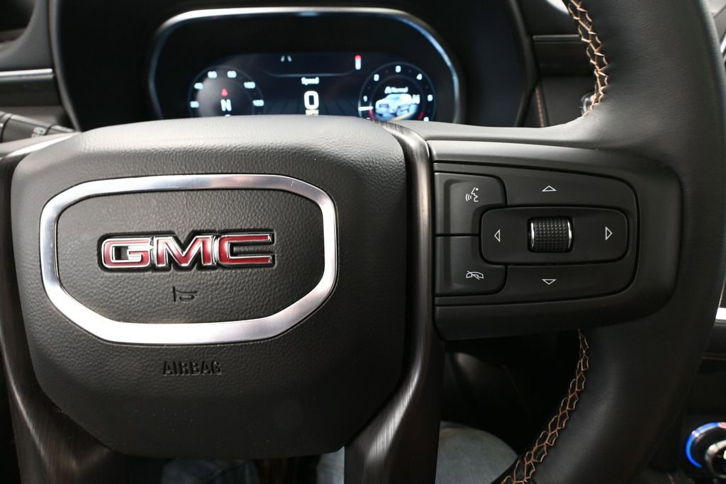 Used 2024 GMC Yukon XL AT4 w/ Technology Package AWD/4WD image 29