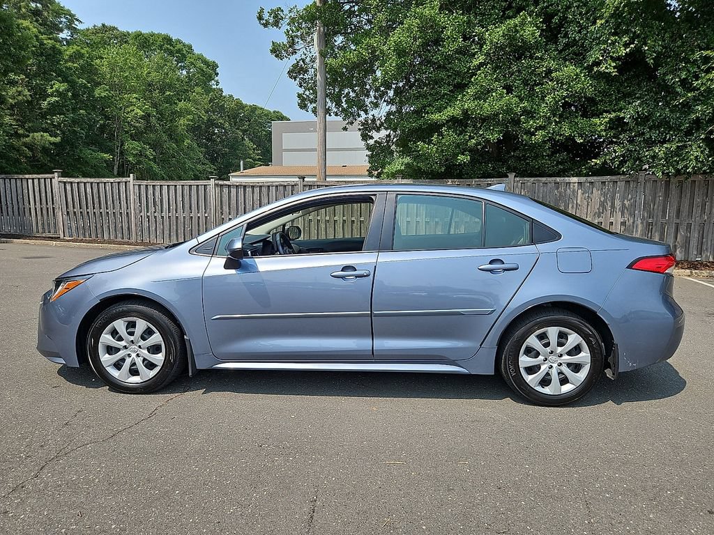Used 2023 Toyota Corolla LE w/ Carpet Mat Package (TMS) FWD image 8