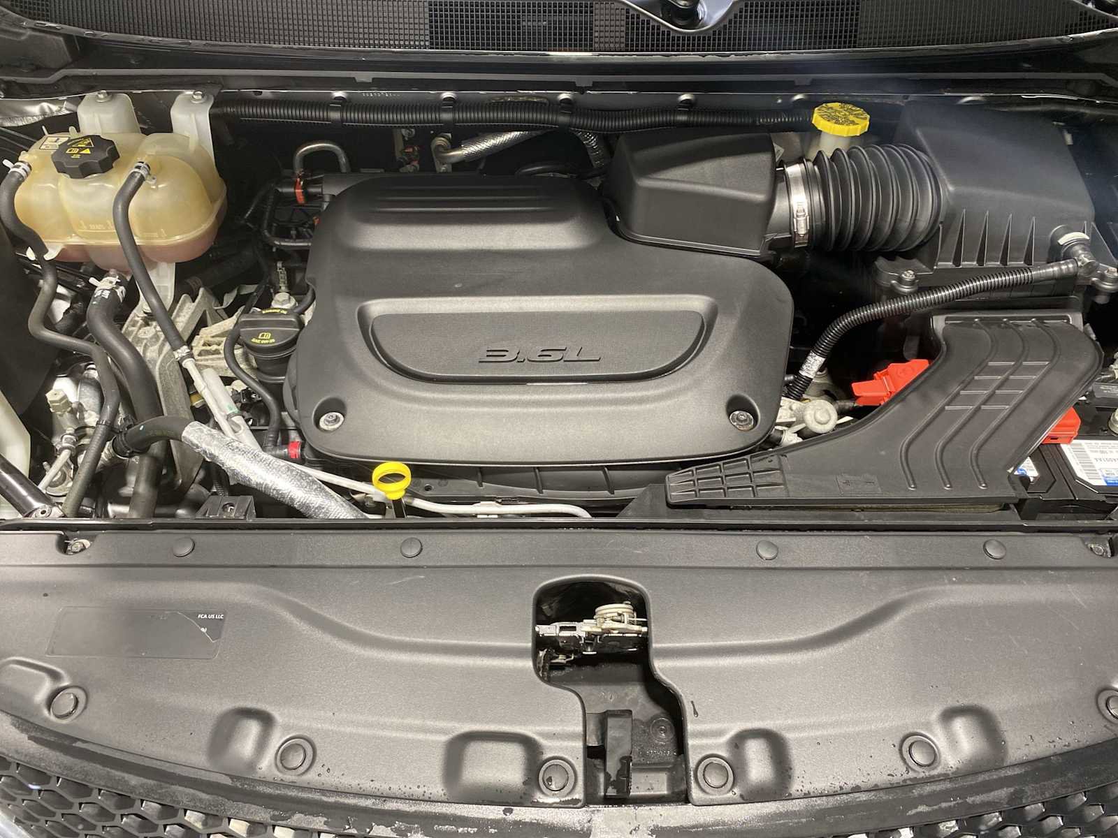 Used 2019 Chrysler Pacifica Limited image 9