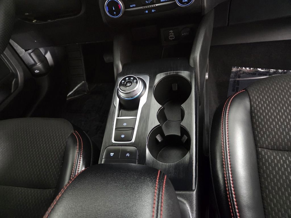 Used 2025 Ford Escape ST-Line image 29