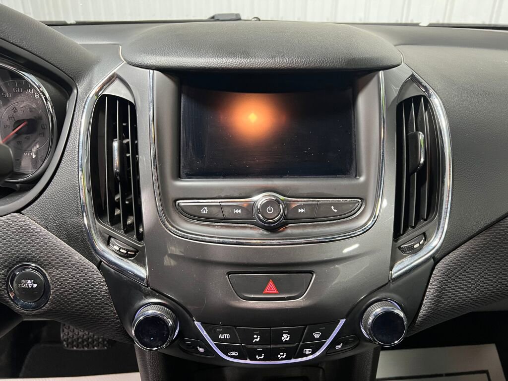 Used 2019 Chevrolet Cruze LT image 8