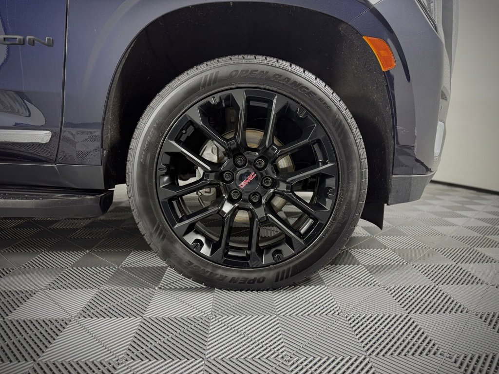 Used 2023 GMC Yukon XL SLT w/ SLT Premium Package image 19