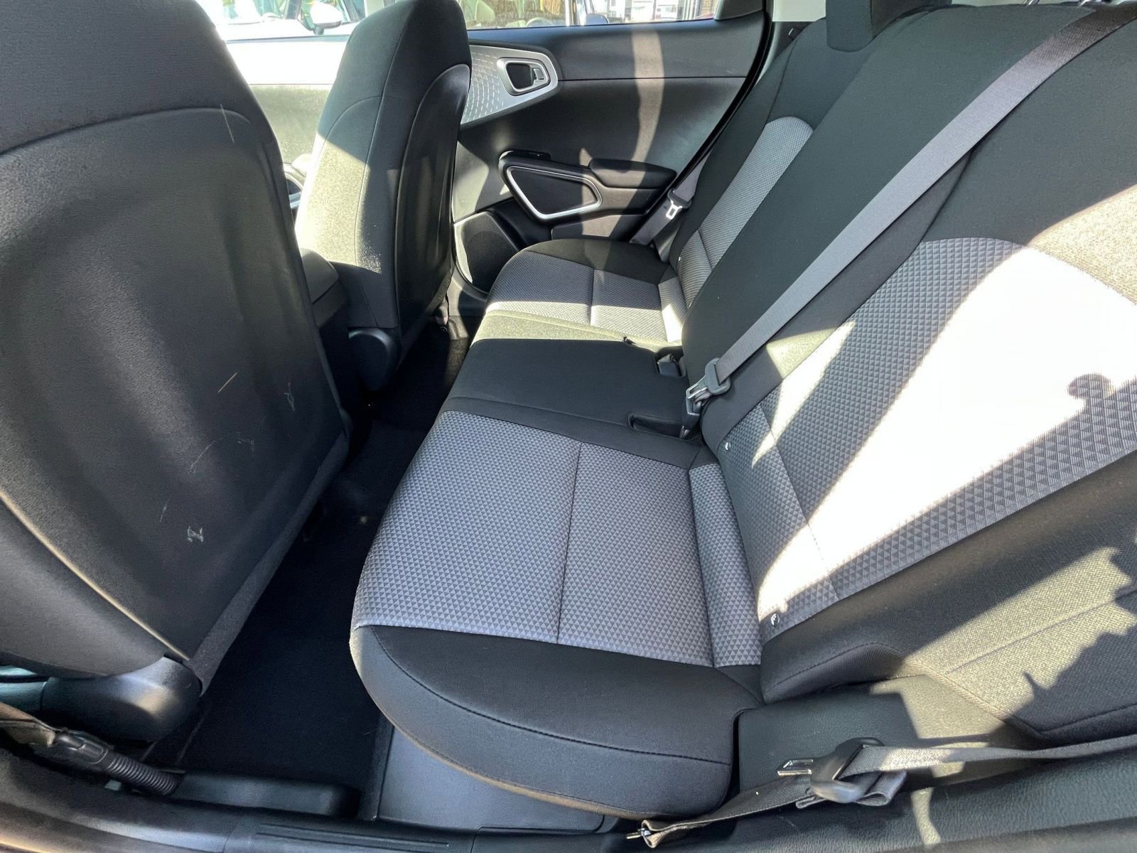 Used 2025 Kia Soul LX w/ LX Technology Package image 25
