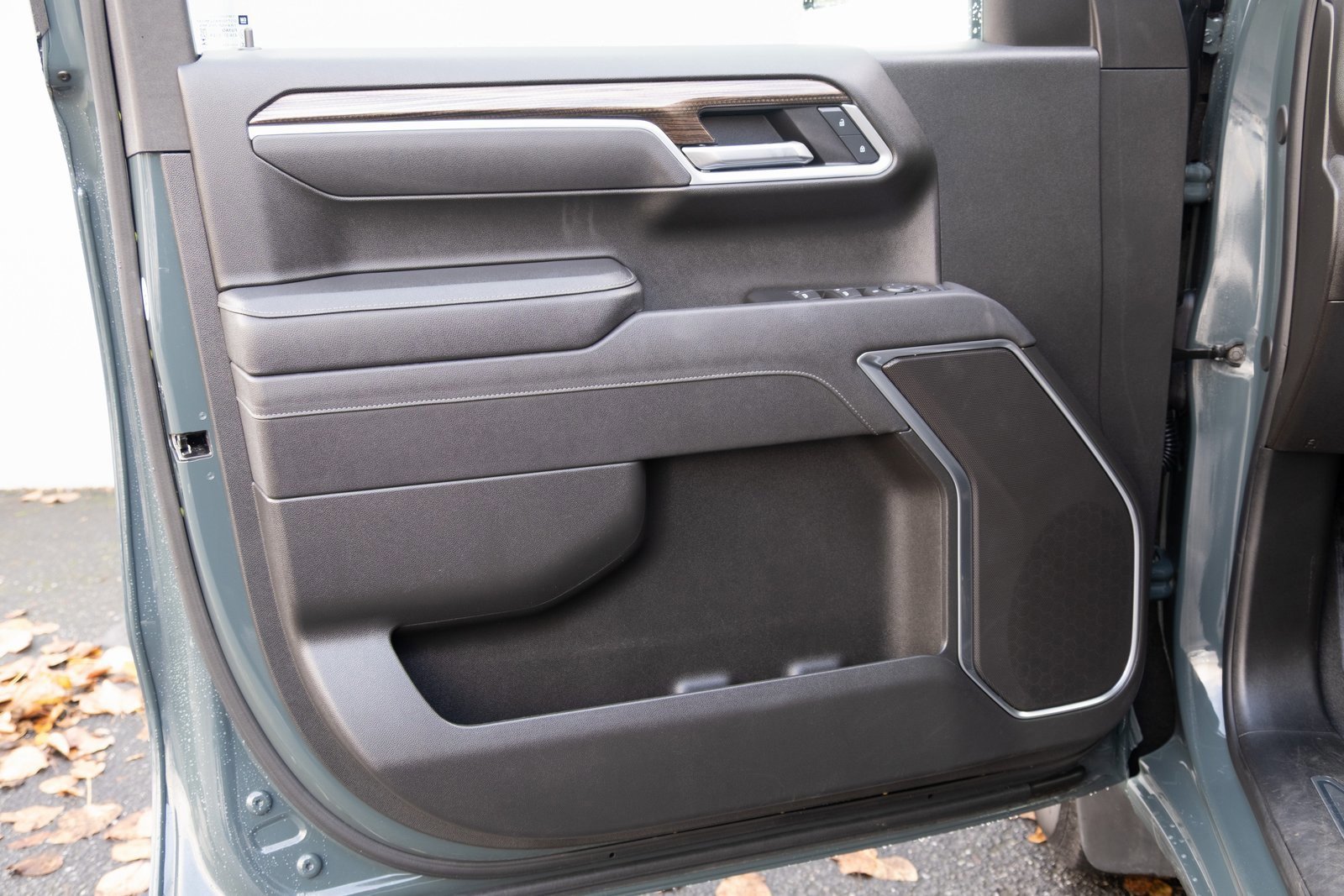 Used 2025 Chevrolet Silverado 1500 LT image 13