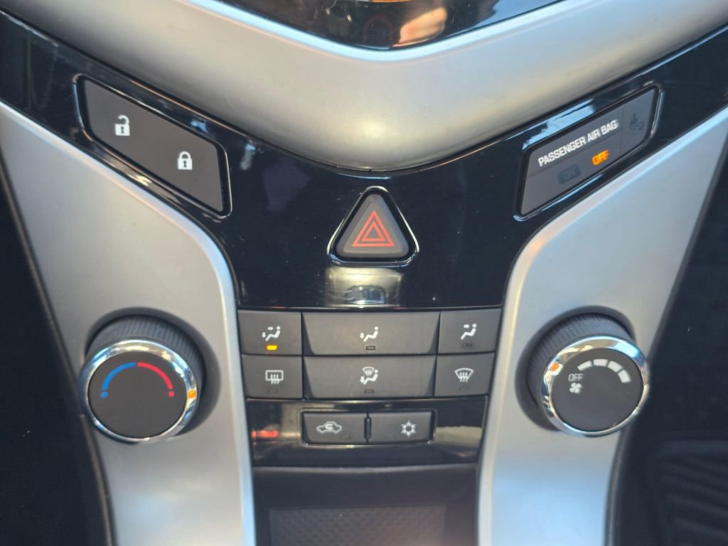 Used 2011 Chevrolet Cruze LT FWD image 27